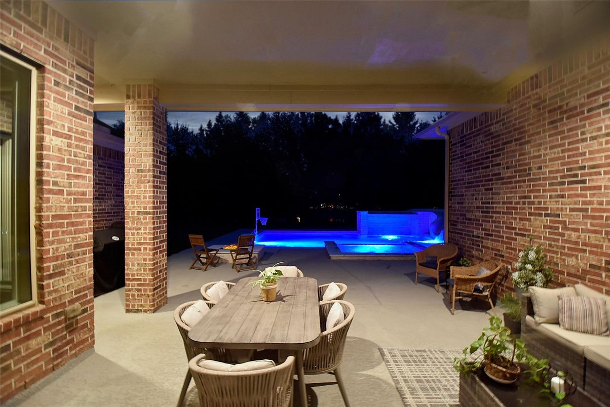 Exterior, Pool