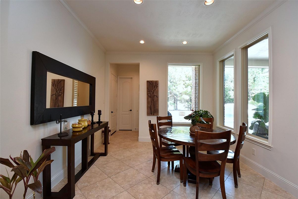 Dining room, Interior, Recessed Lighting