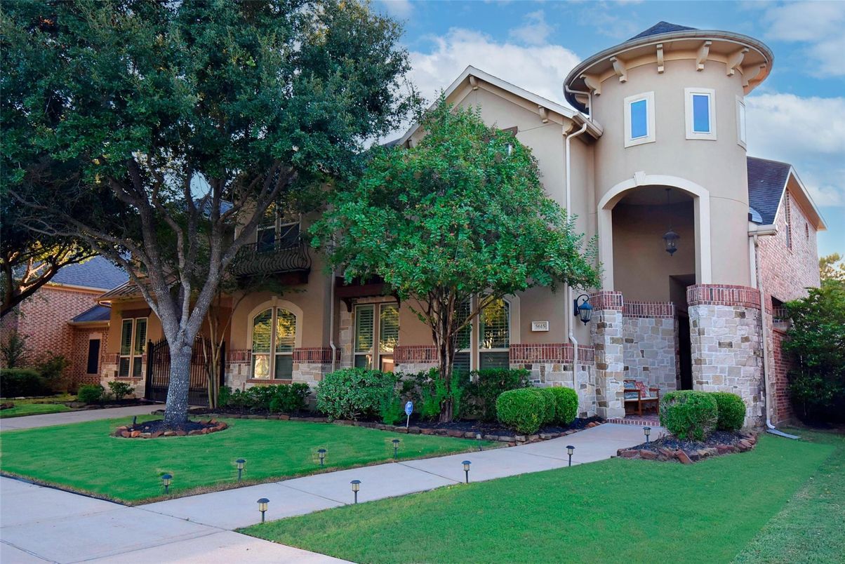 Backyard, Exterior, Facade, Brick Facade, Mediterranean