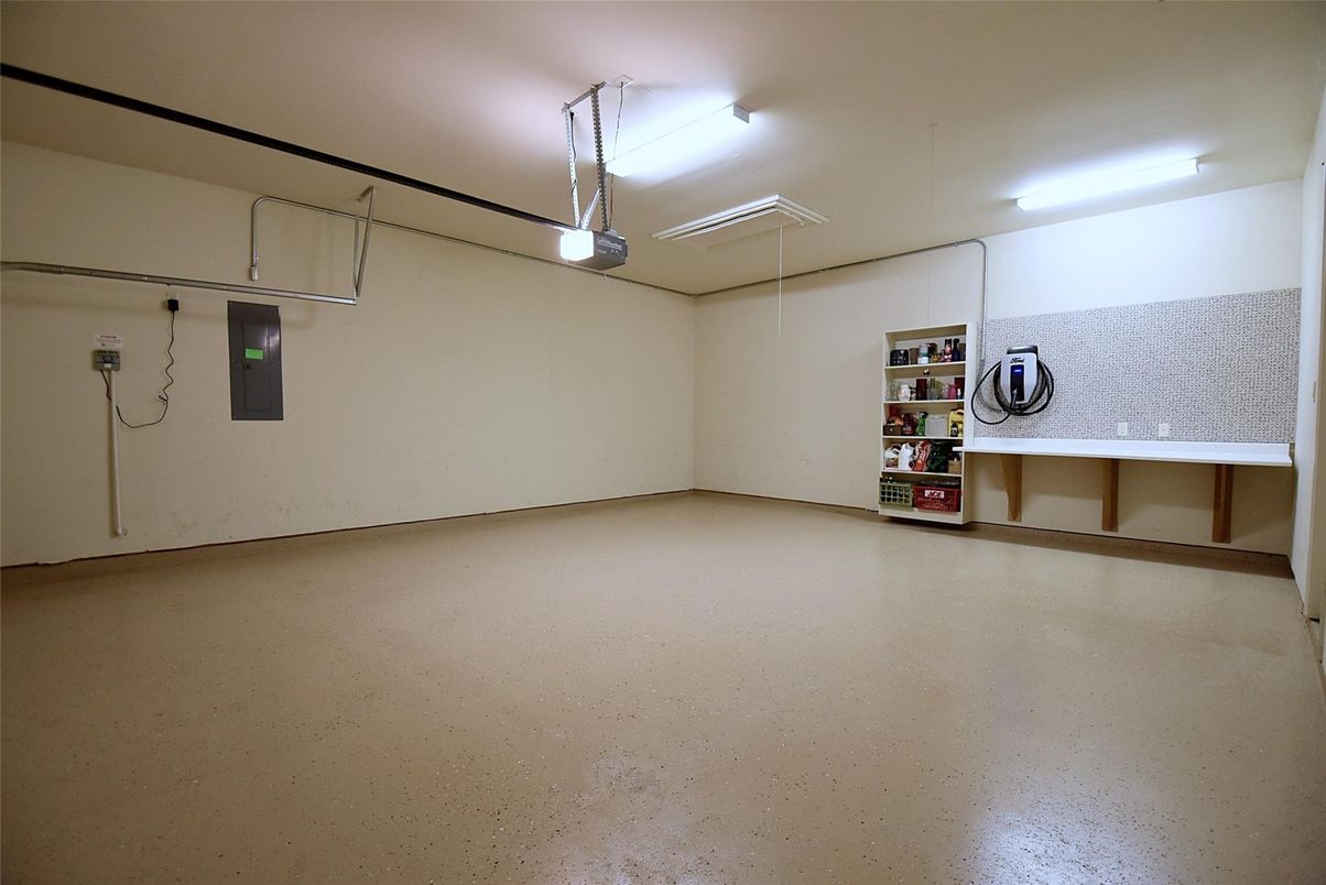Garage, Interior