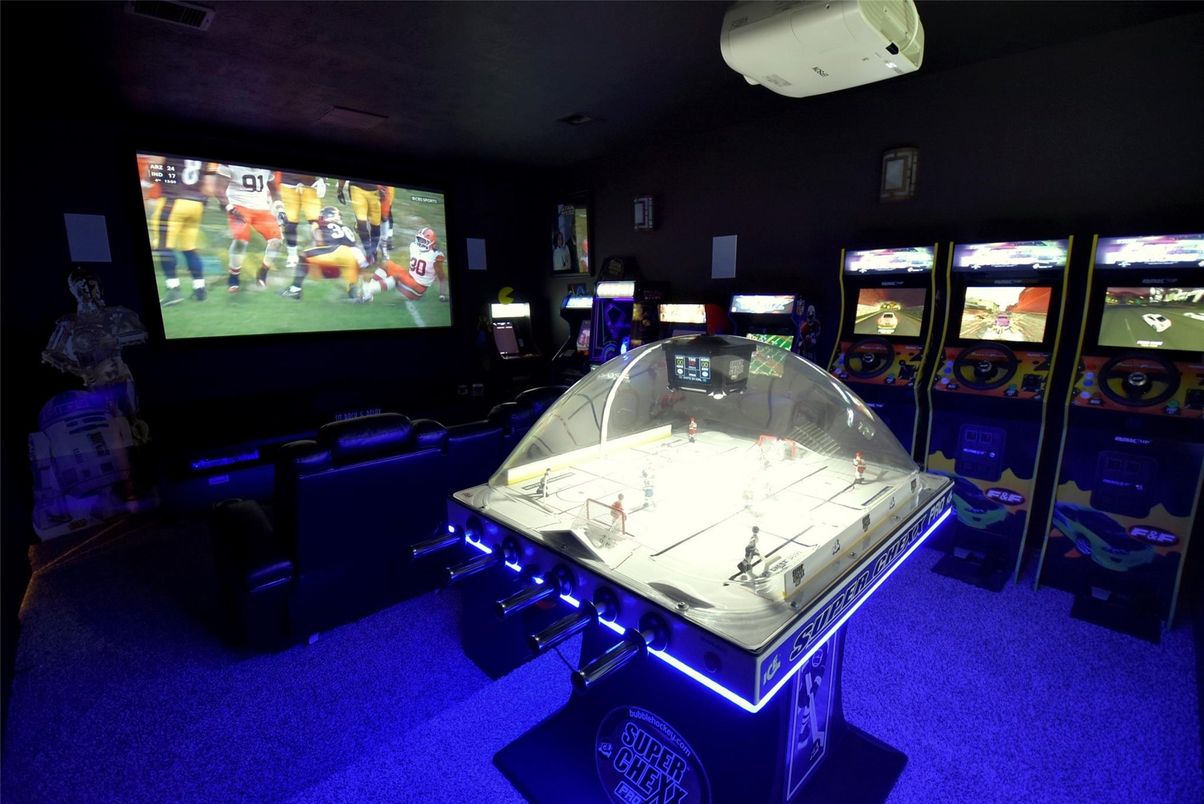 Game Room, Interior