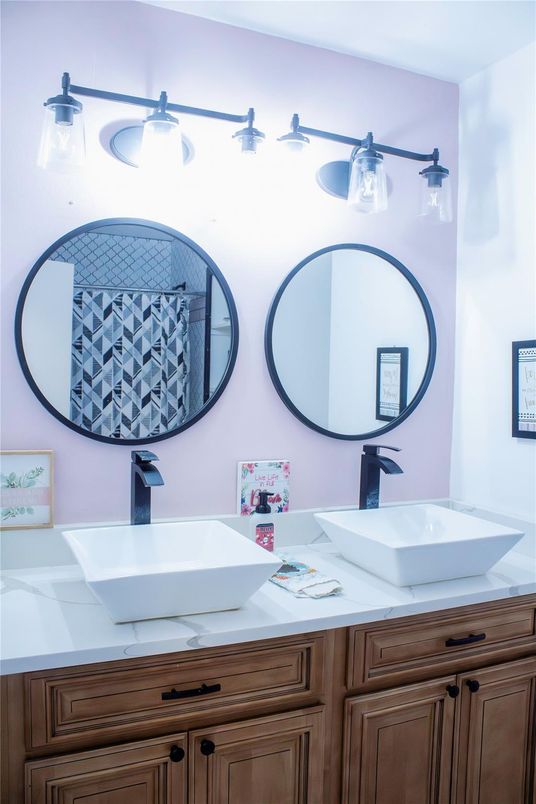 Bathroom, Dual Sink Vanities, Interior