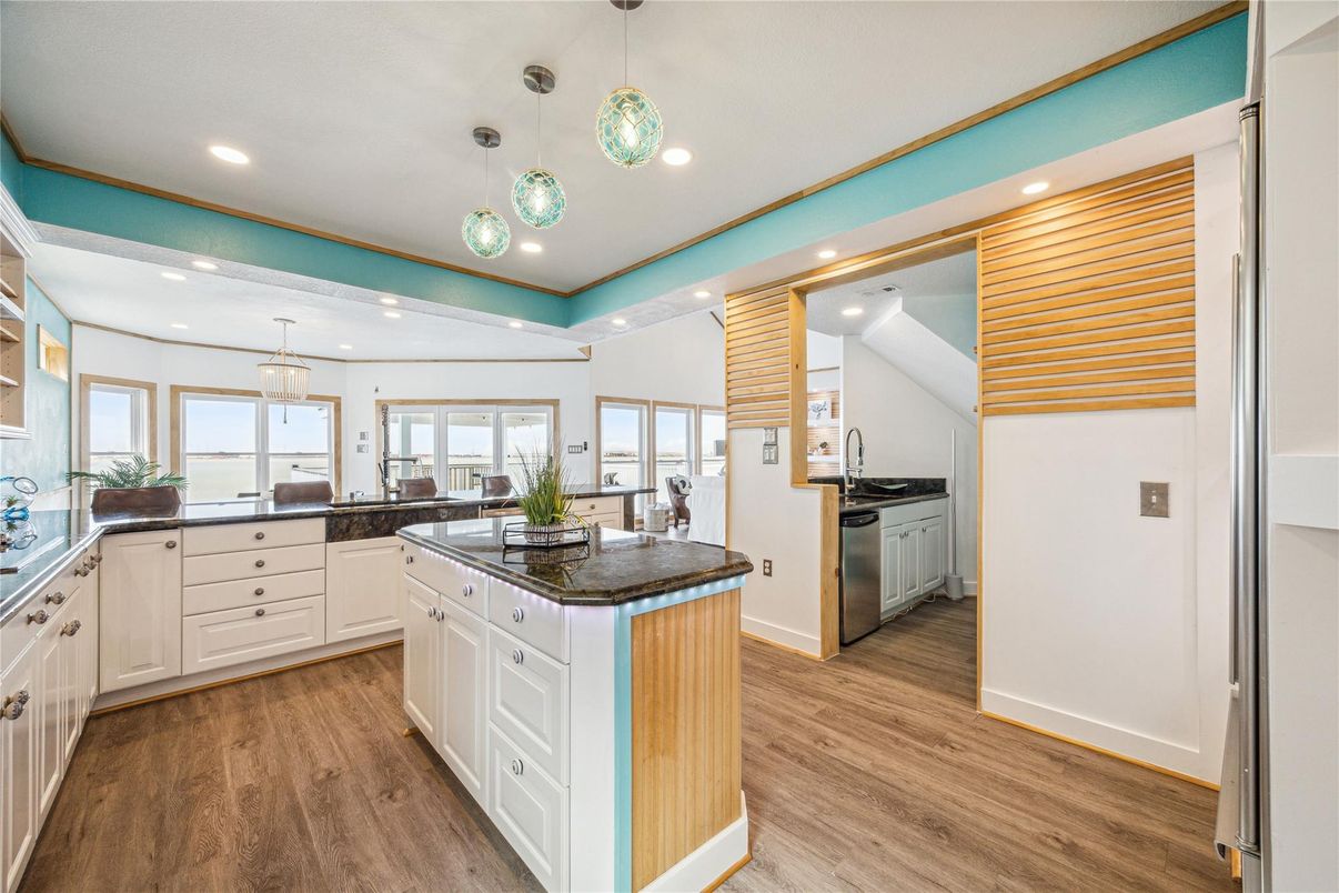 Interior, Kitchen, Pendant Lights, Recessed Lighting, Wood Texture Flooring