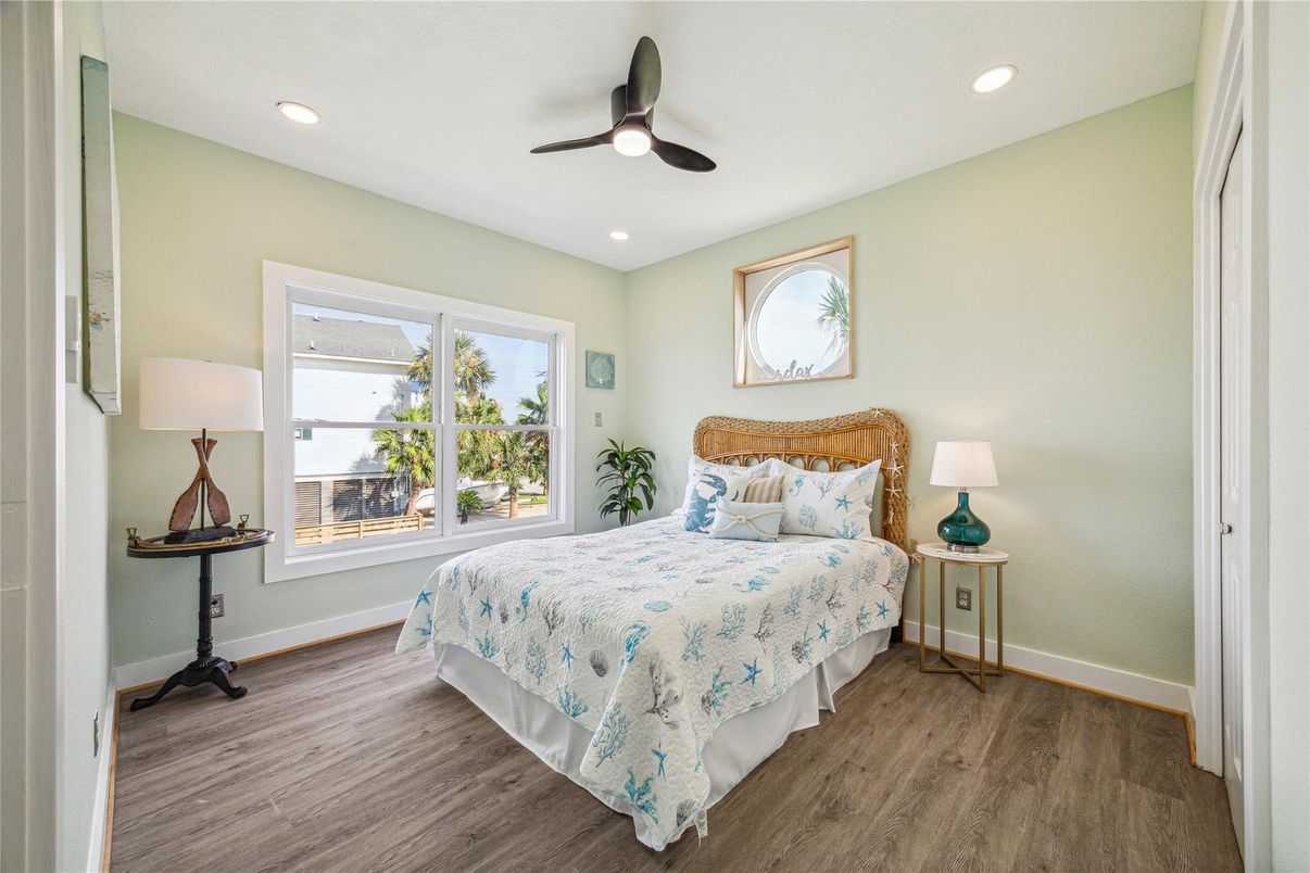Bedroom, Interior, Recessed Lighting, Wood Texture Flooring