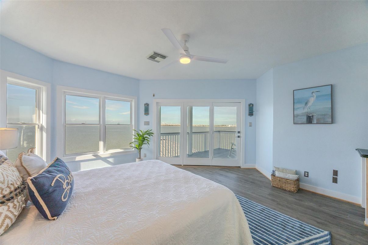 Bedroom, Interior, Water, Wood Texture Flooring