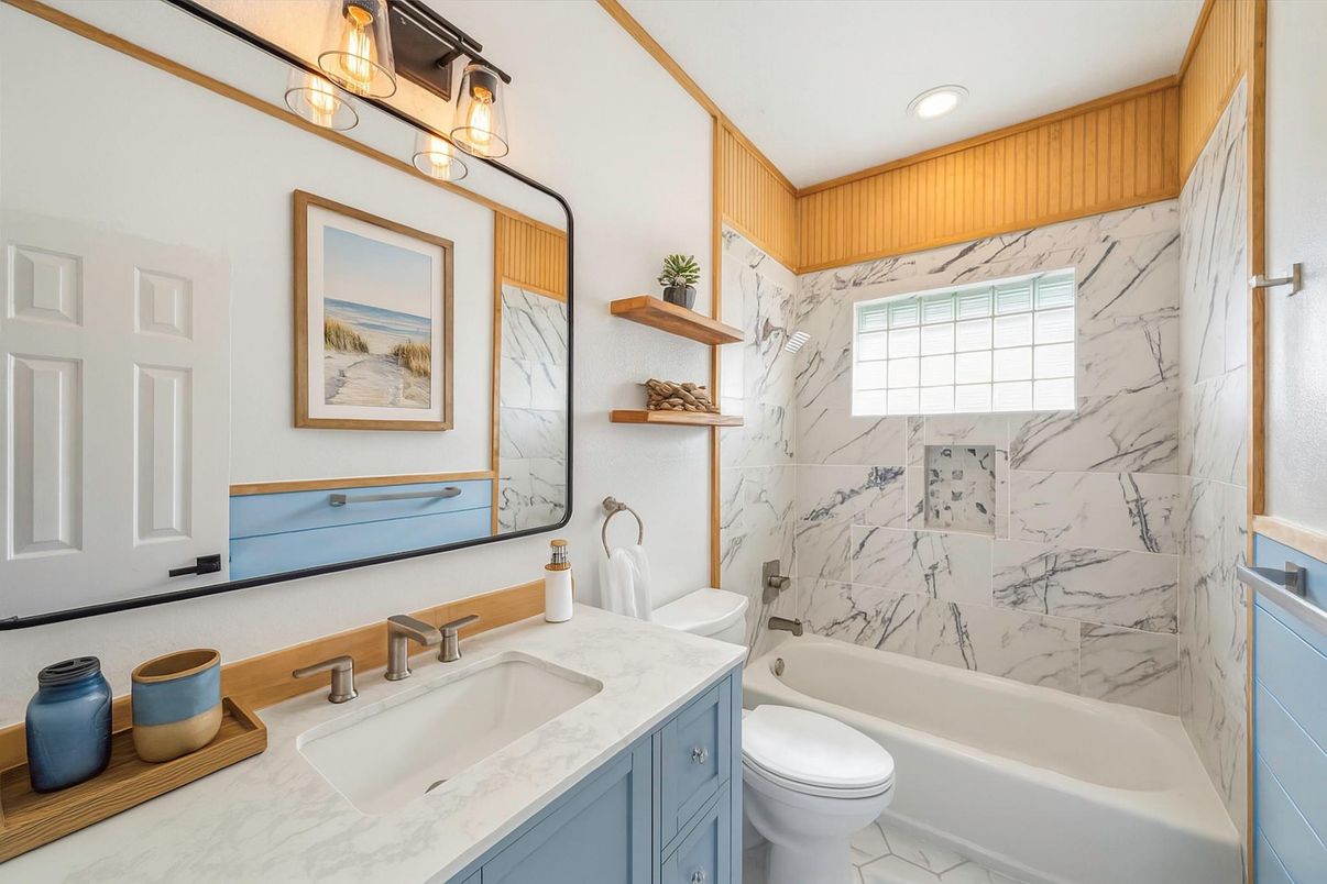 Bathroom, Interior, Marble Walls, Recessed Lighting