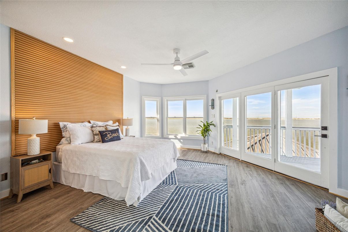 Bedroom, Interior, Recessed Lighting, Water, Wood Texture Flooring