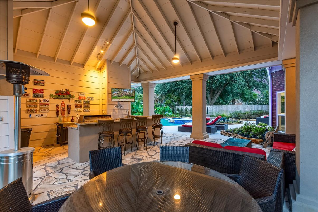 Exterior, Outdoor Kitchen