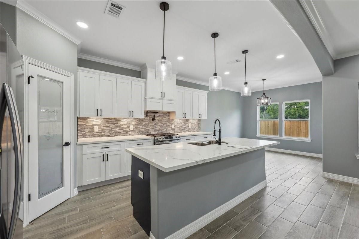 Interior, Kitchen, Pendant Lights, Recessed Lighting, Wood Texture Flooring