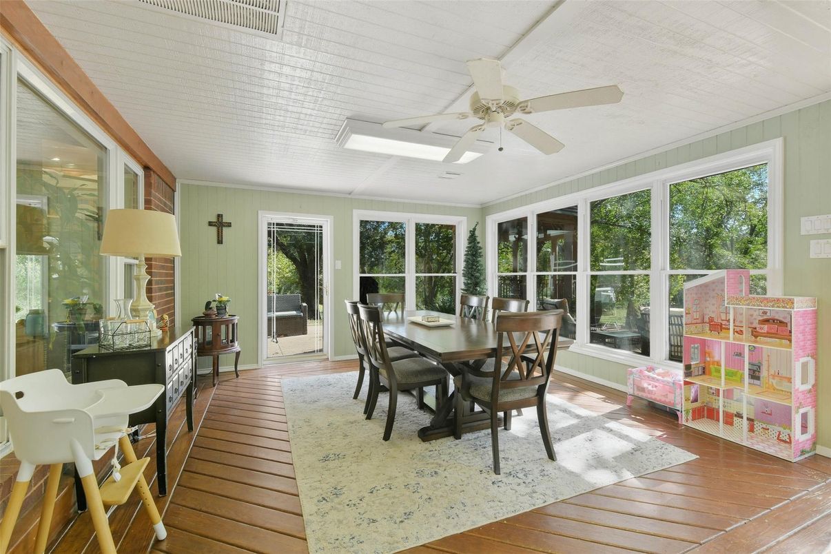 Dining room, Interior, Sun Room, Wood Texture Flooring