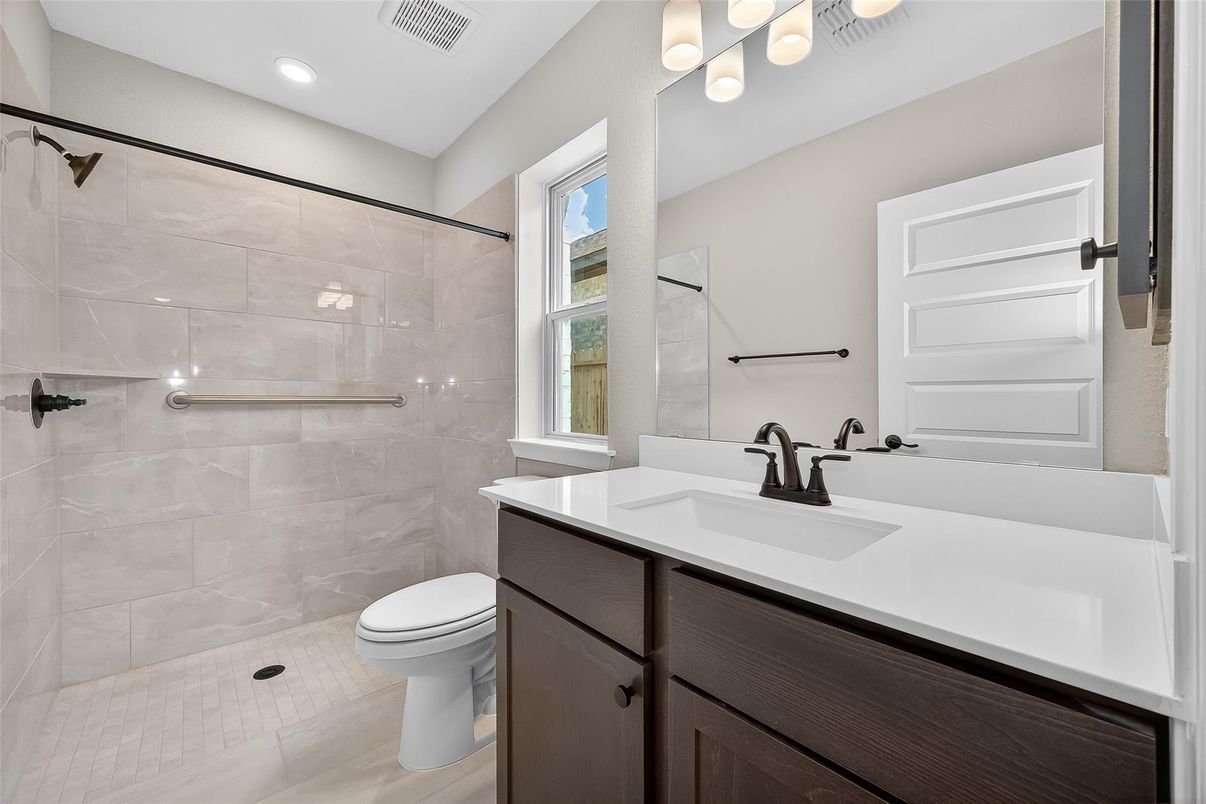 Bathroom, Interior, Recessed Lighting