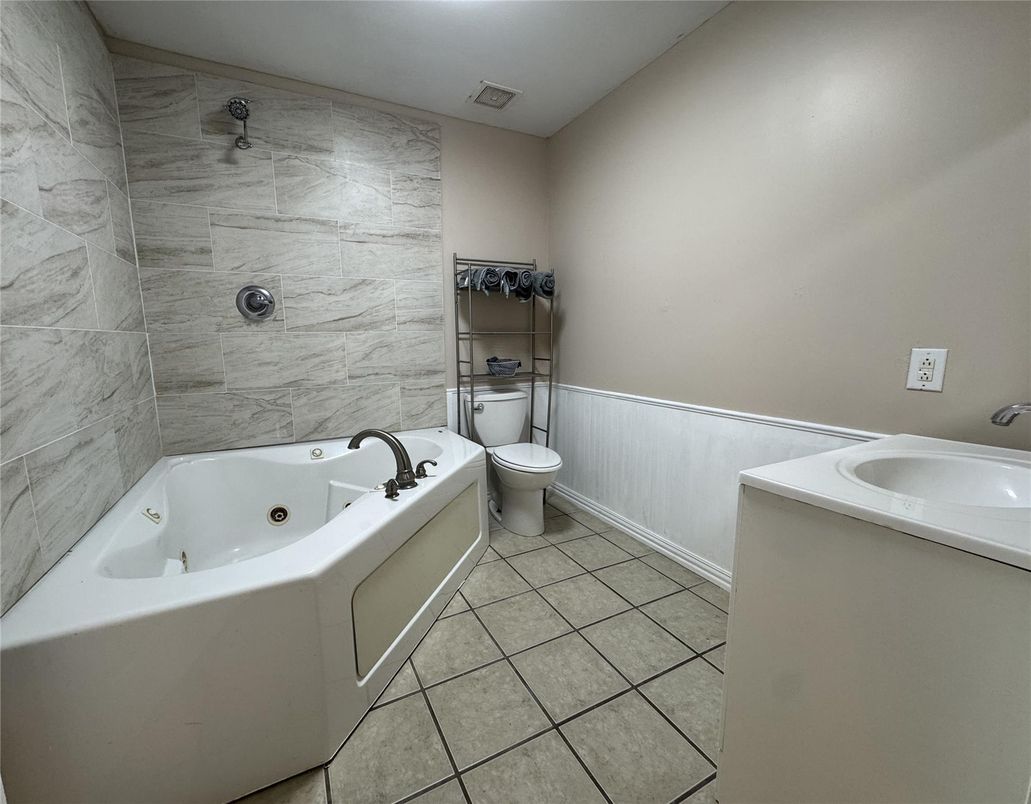 Bathroom, Dual Sink Vanities, Interior, Marble Walls