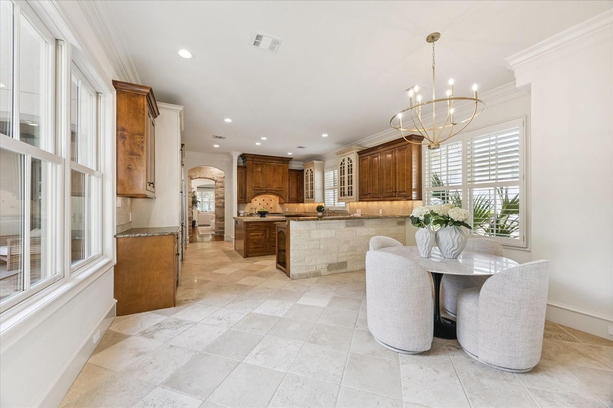 Chandelier, Dining room, Interior, Kitchen, Recessed Lighting