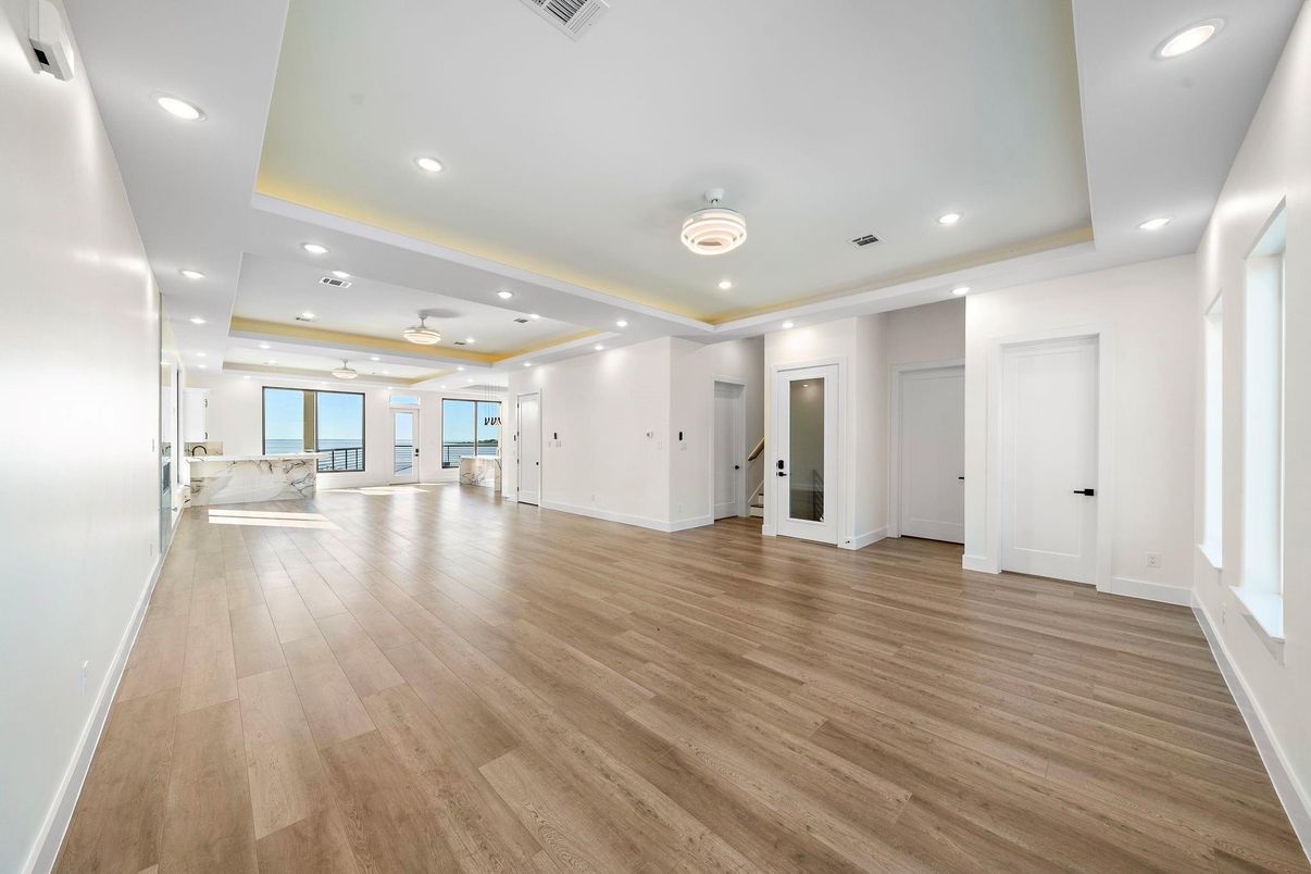 Empty room, Interior, Recessed Lighting, Wood Texture Flooring
