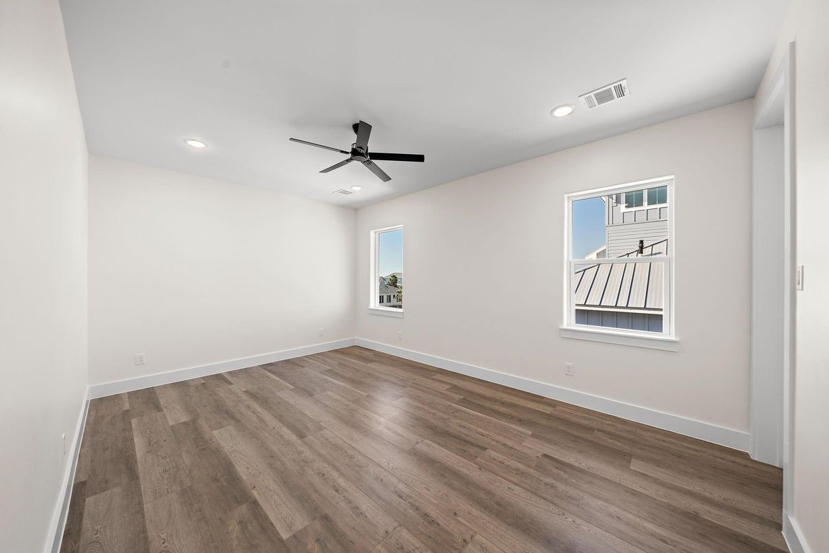 Empty room, Interior, Recessed Lighting, Wood Texture Flooring