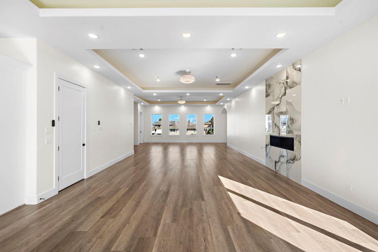 Empty room, Interior, Recessed Lighting, Wood Texture Flooring