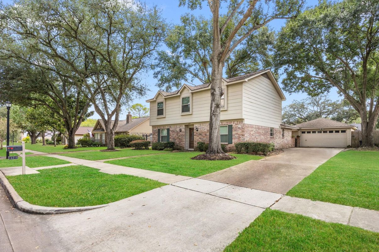 Backyard, Detached Garage, Exterior