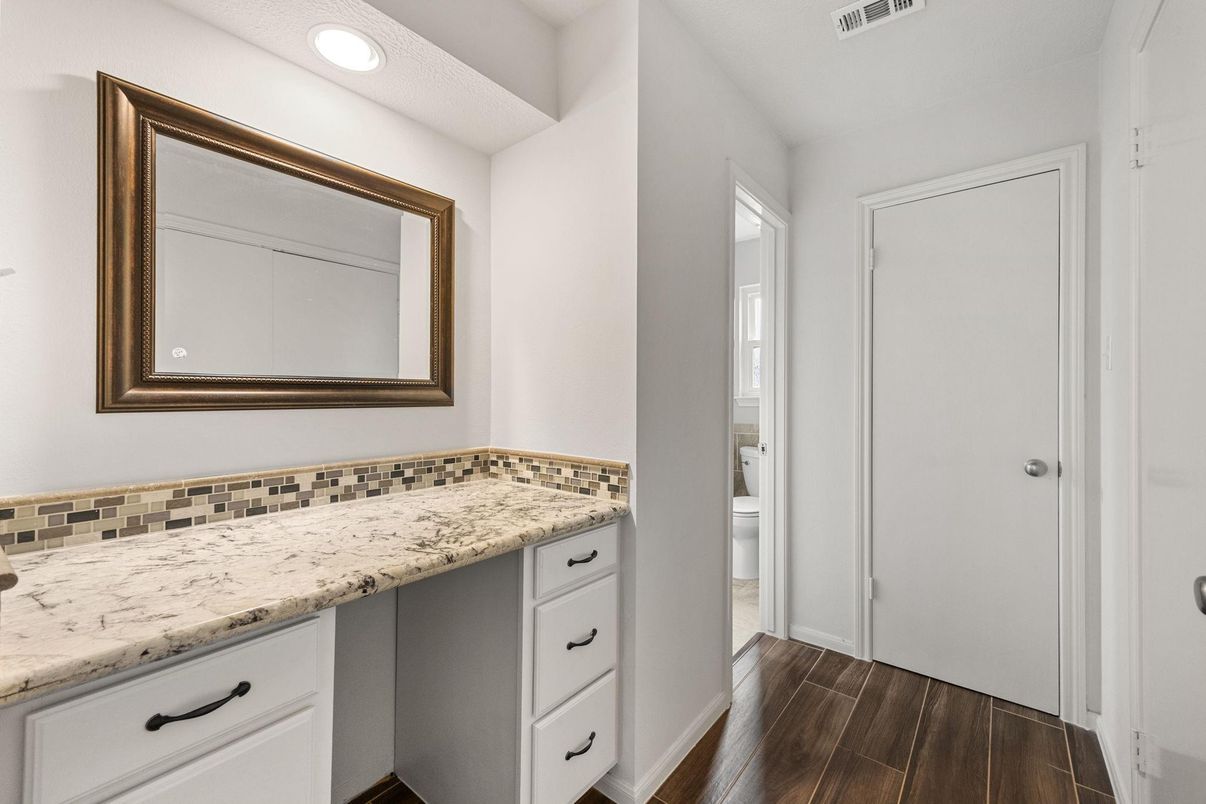 Bathroom, Interior, Recessed Lighting, Wood Texture Flooring