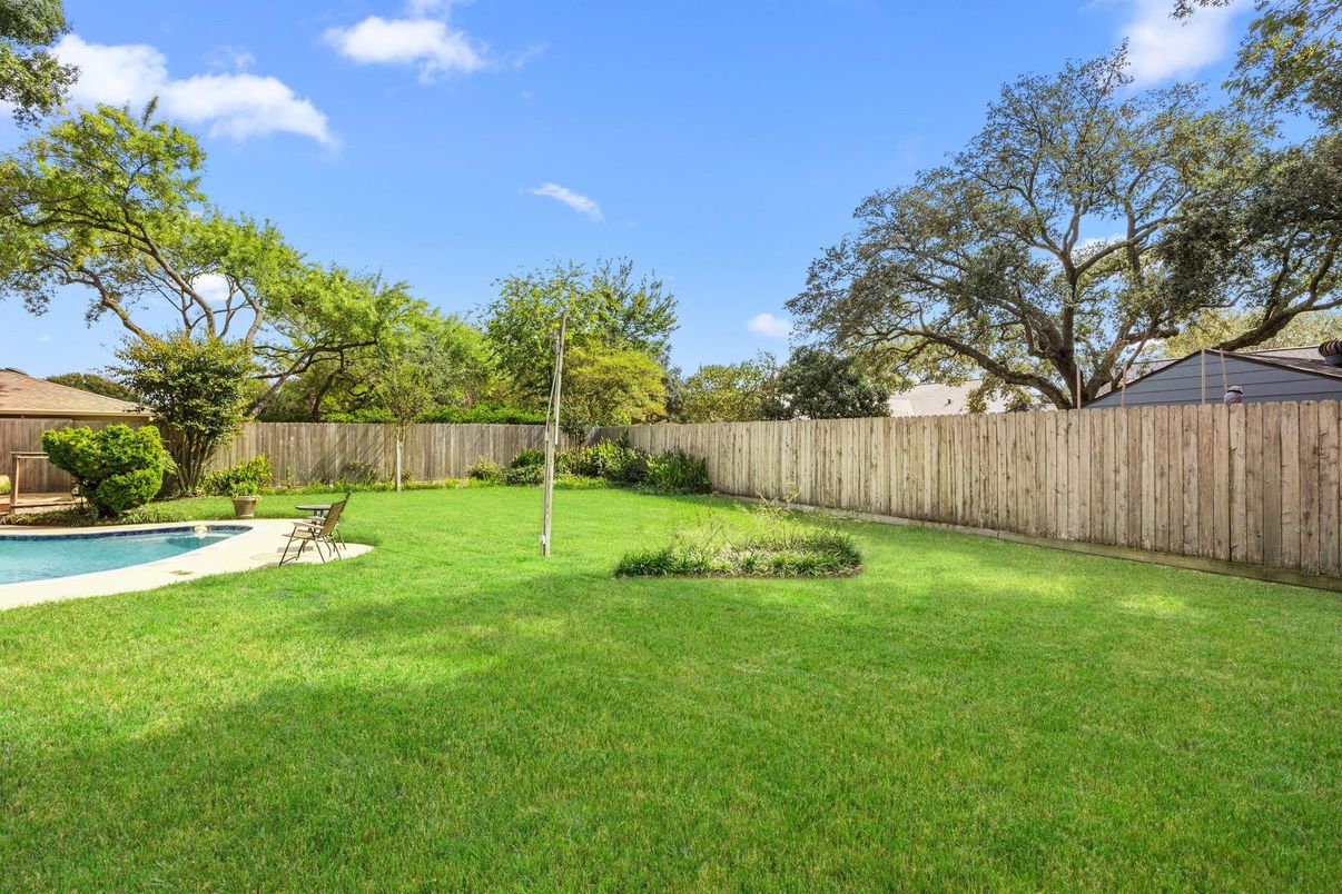 Backyard, Exterior, Pool