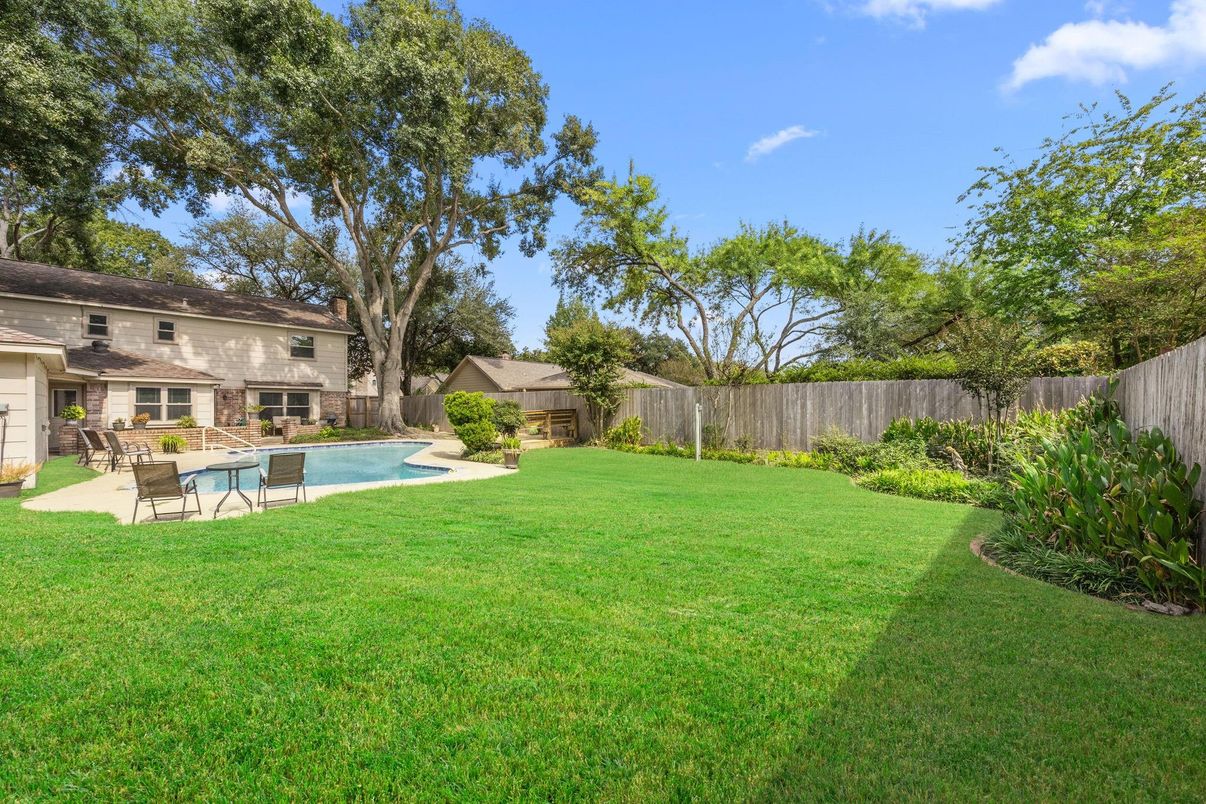 Backyard, Exterior, Pool