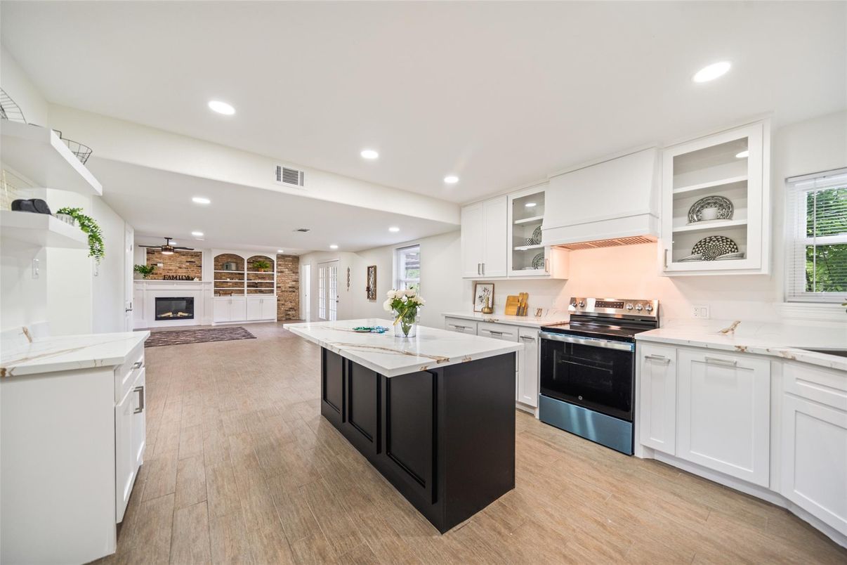 Fireplace, Interior, Kitchen, Recessed Lighting, Wood Texture Flooring