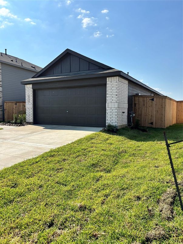 Backyard, Detached Garage, Exterior