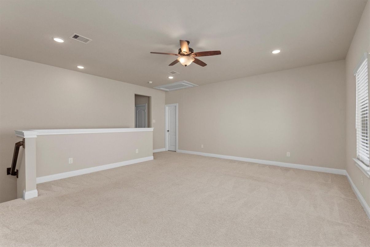 Empty room, Interior, Recessed Lighting