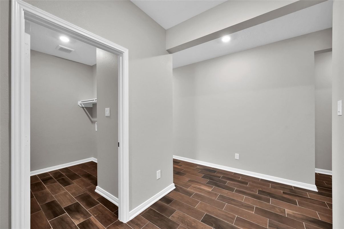 Empty room, Interior, Recessed Lighting, Wood Texture Flooring