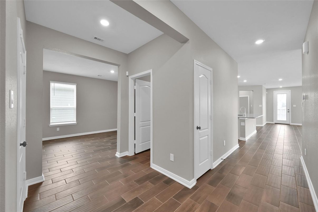 Empty room, Interior, Recessed Lighting, Wood Texture Flooring