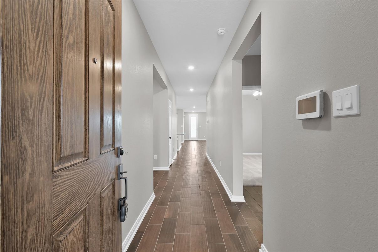 Interior, Recessed Lighting, Wood Texture Flooring