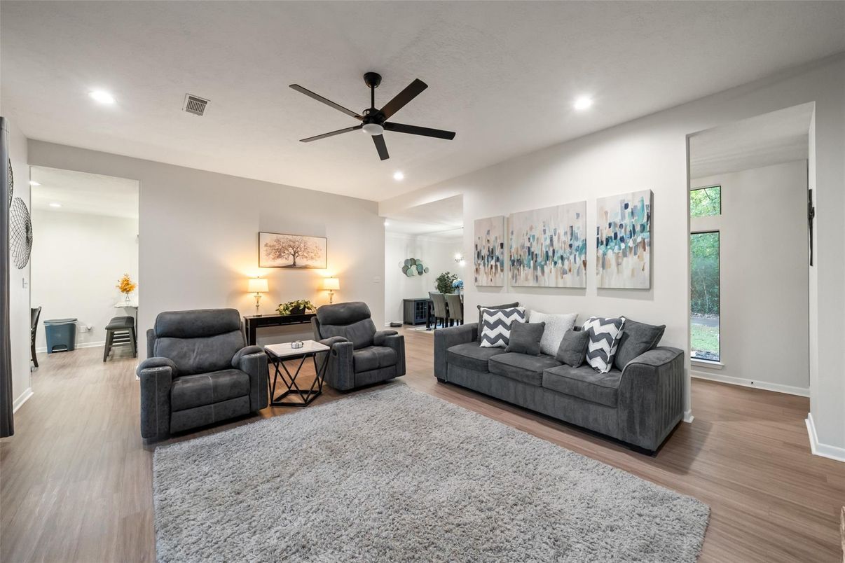 Interior, Living room, Recessed Lighting, Wood Texture Flooring
