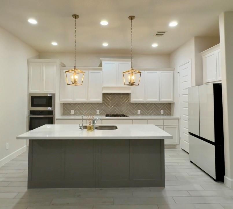 Interior, Kitchen, Pendant Lights, Recessed Lighting, Wood Texture Flooring