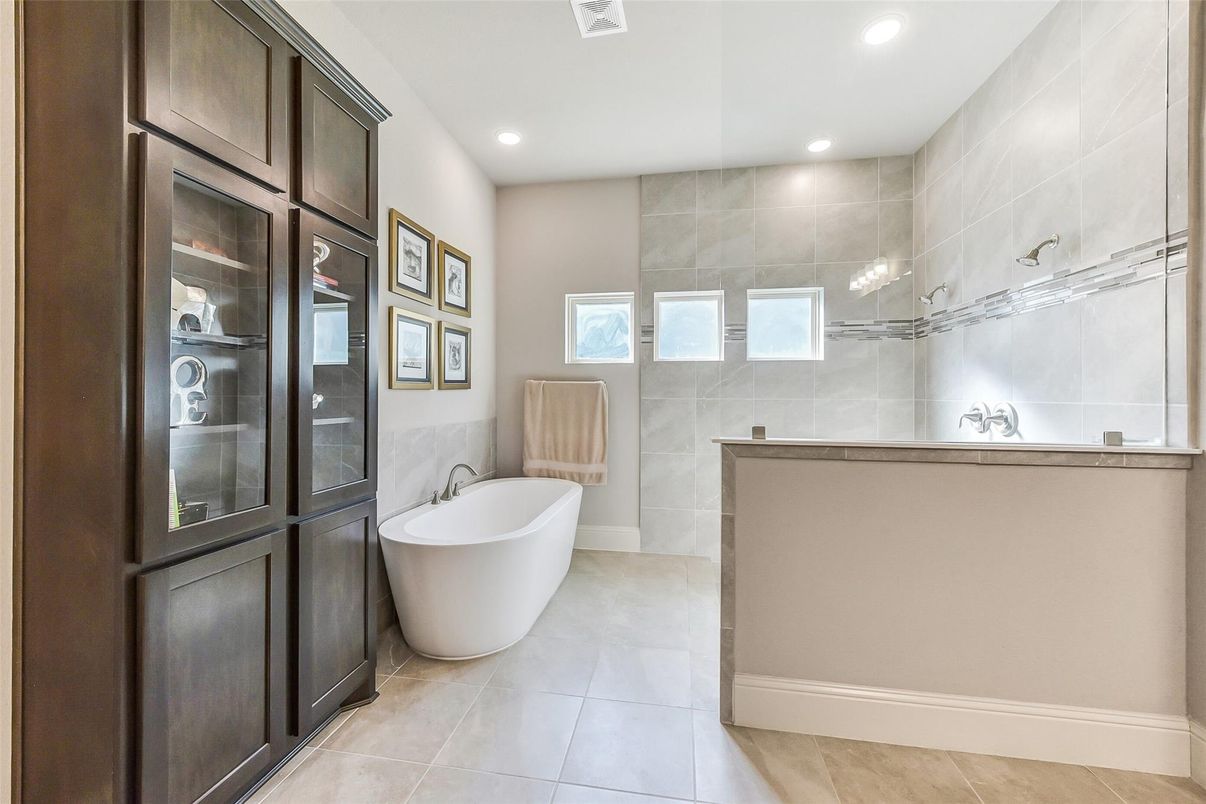 Bathroom, Free Standing Baths, Interior, Recessed Lighting