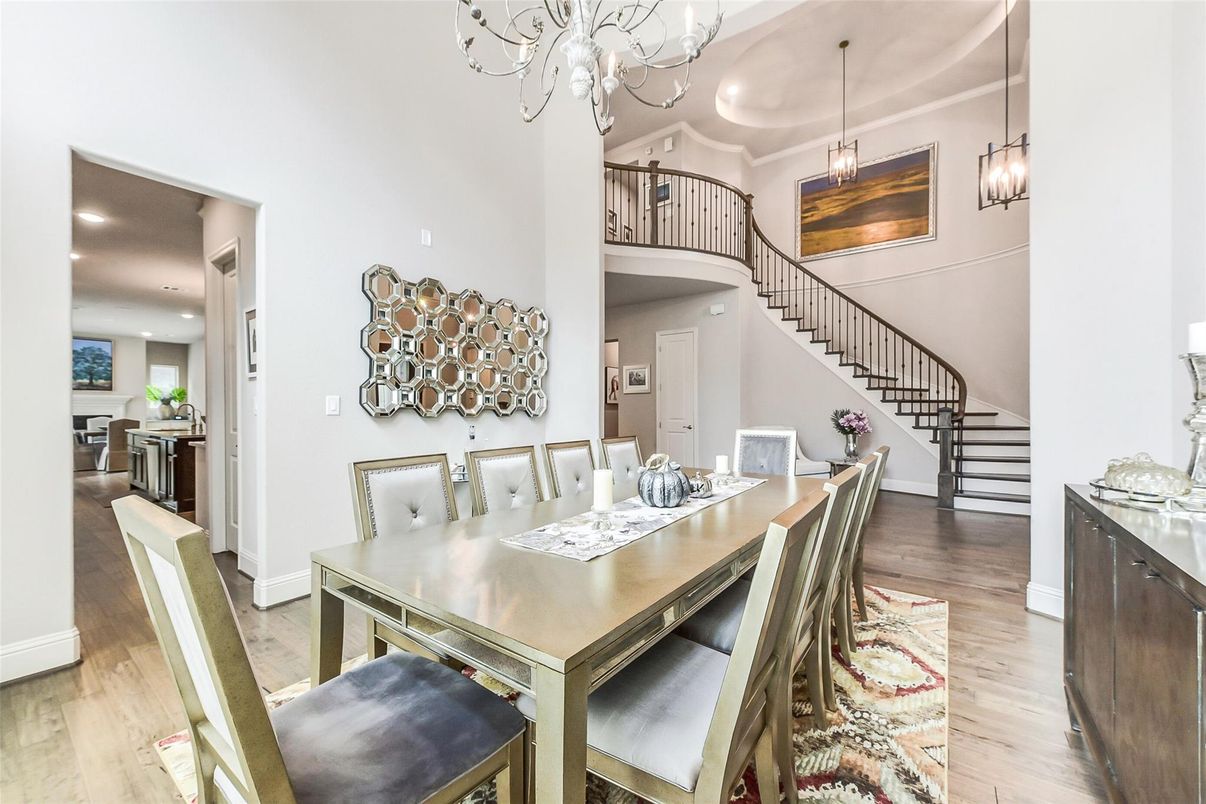 Chandelier, Dining room, Interior, Pendant Lights, Recessed Lighting, Wood Texture Flooring