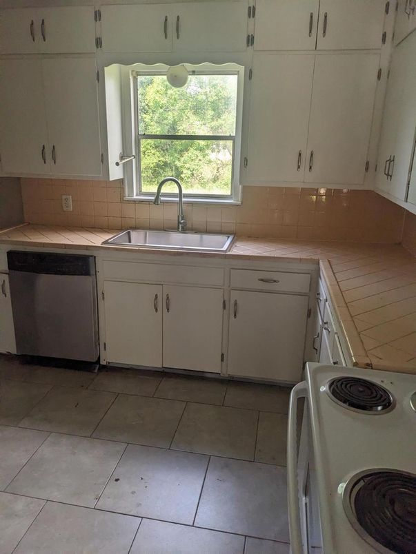 Interior, Kitchen, Tile Countertops