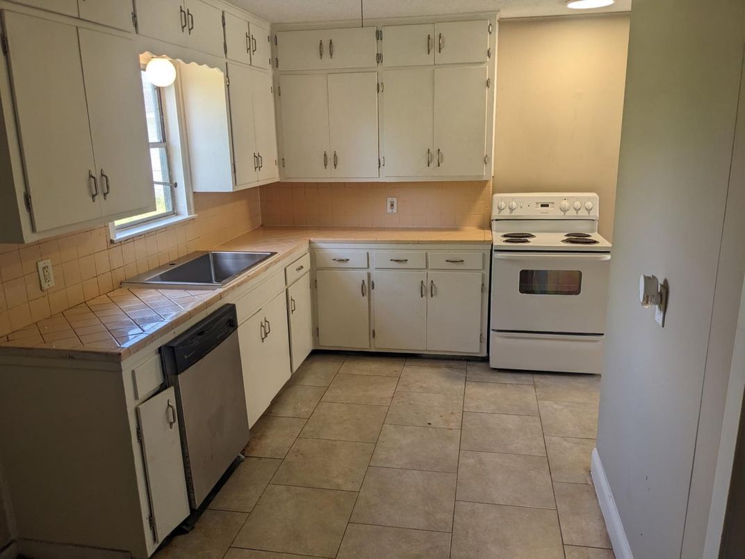 Interior, Kitchen, Recessed Lighting, Tile Countertops