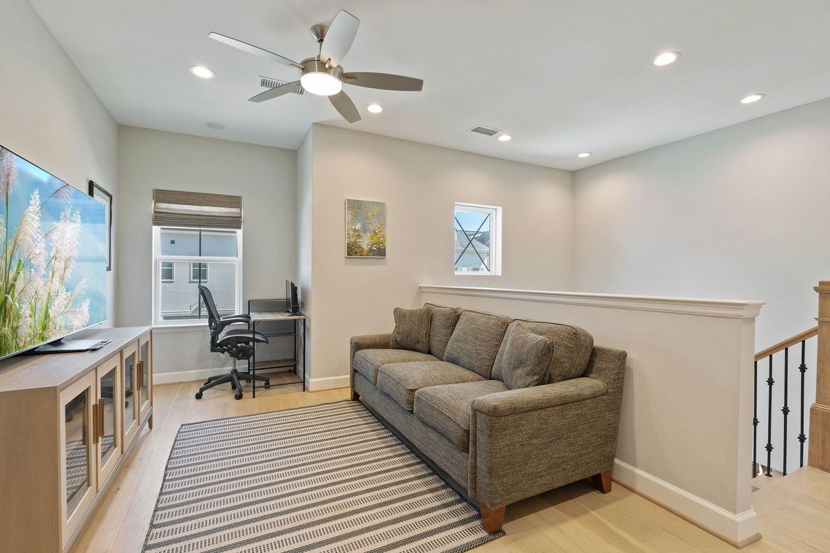 Home Office, Interior, Recessed Lighting, Wood Texture Flooring