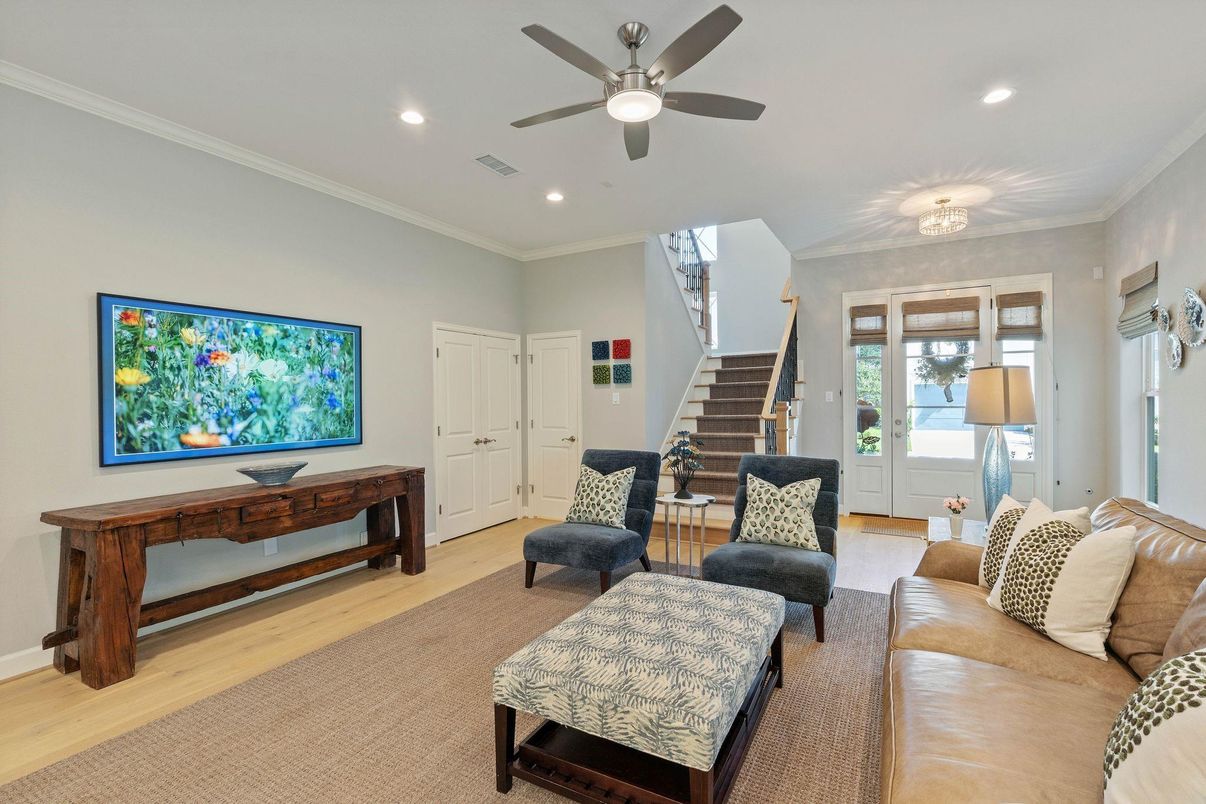 Interior, Living room, Recessed Lighting, Wood Texture Flooring