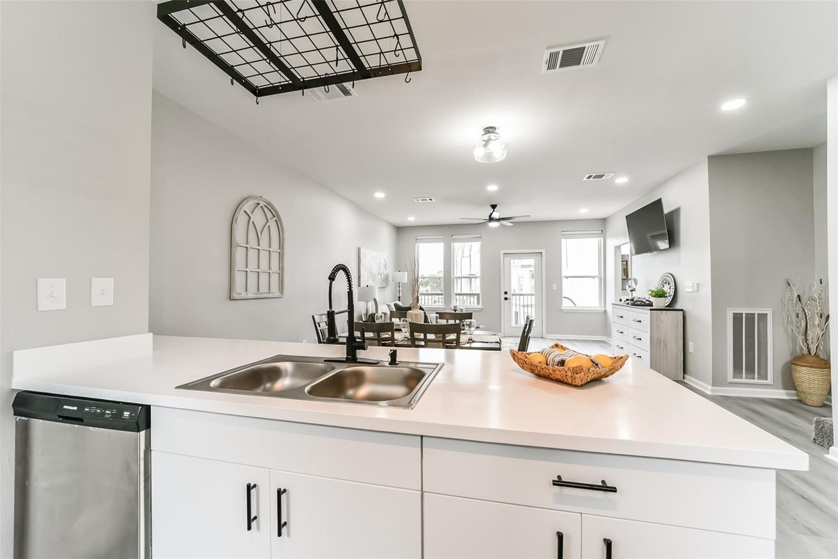 Dining room, Interior, Kitchen, Recessed Lighting