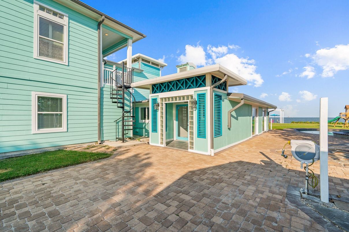Backyard, Exterior, Playground