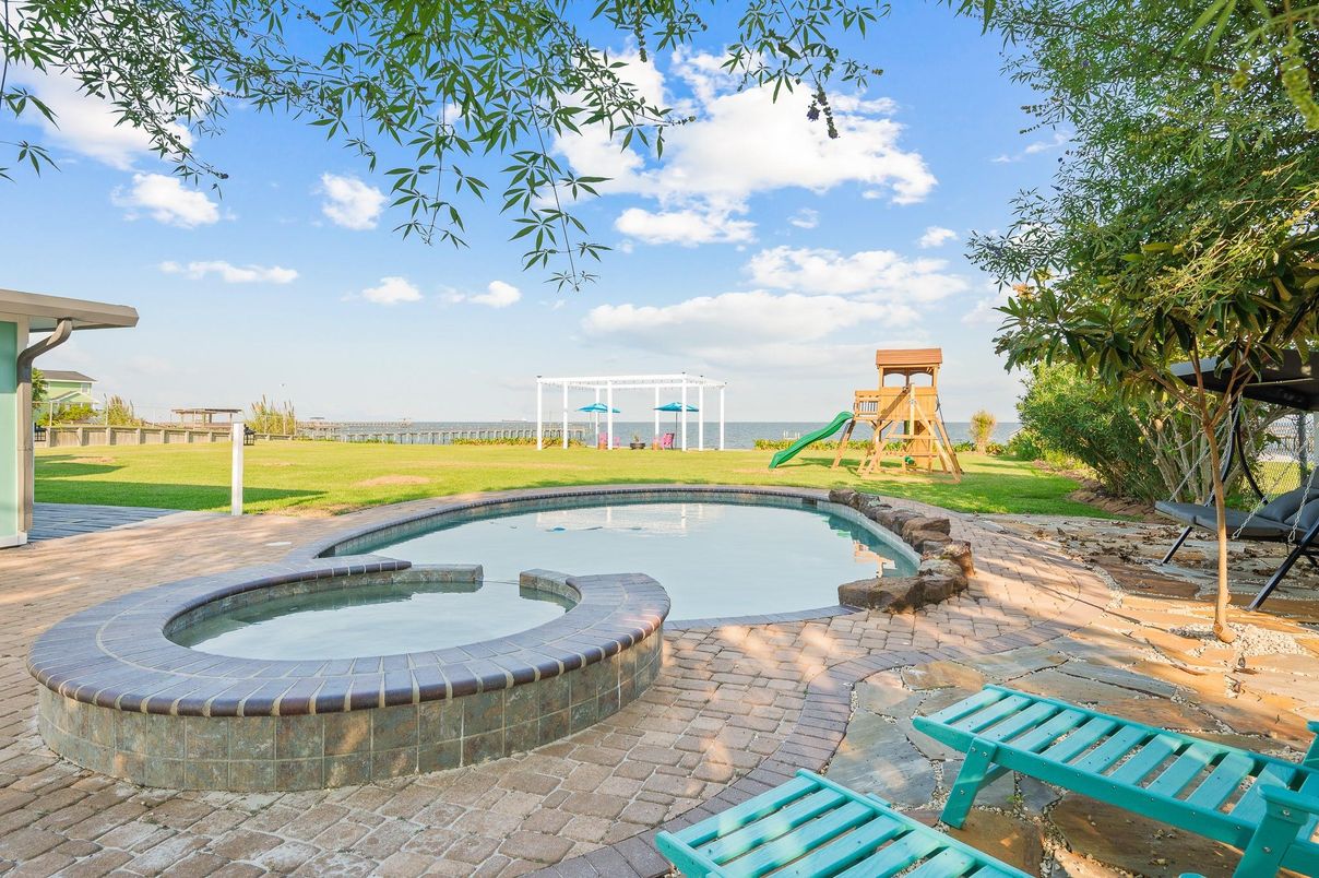 Exterior, Playground, Pool