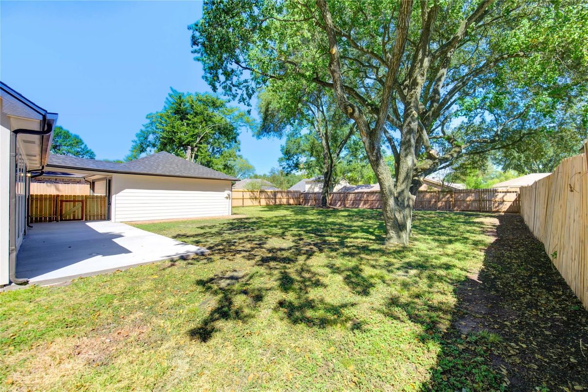 Backyard, Detached Garage, Exterior