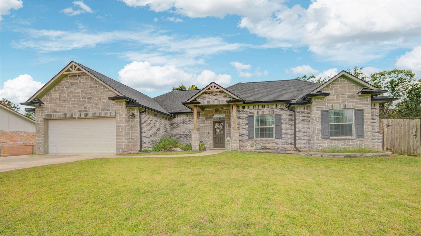Attached, Backyard, Exterior, Facade, Brick Facade, Brick Traditional