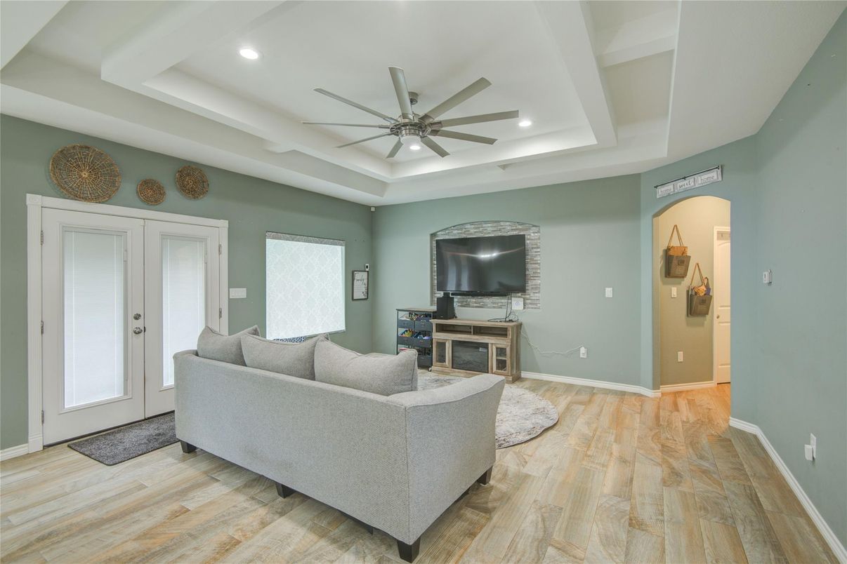 Interior, Living room, Recessed Lighting, Wood Texture Flooring