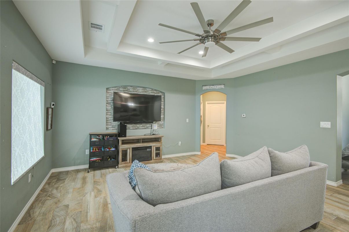 Interior, Living room, Recessed Lighting, Wood Texture Flooring