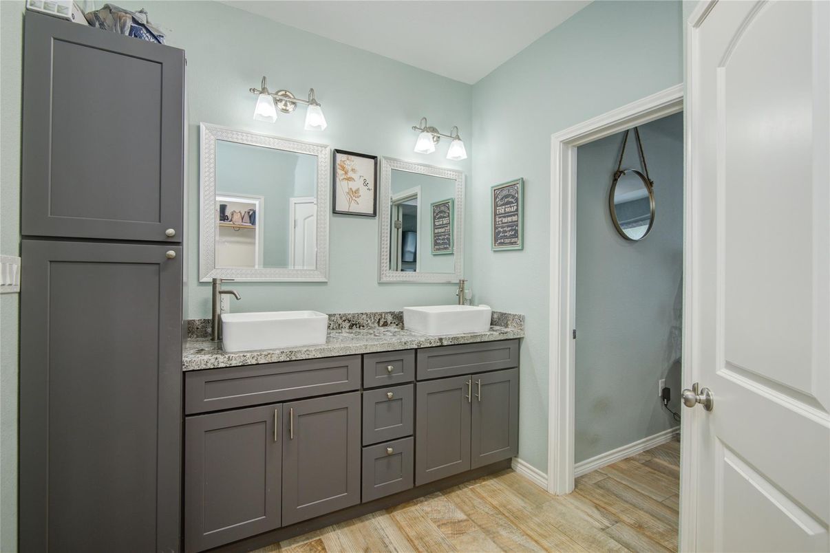 Bathroom, Dual Sink Vanities, Interior, Wood Texture Flooring
