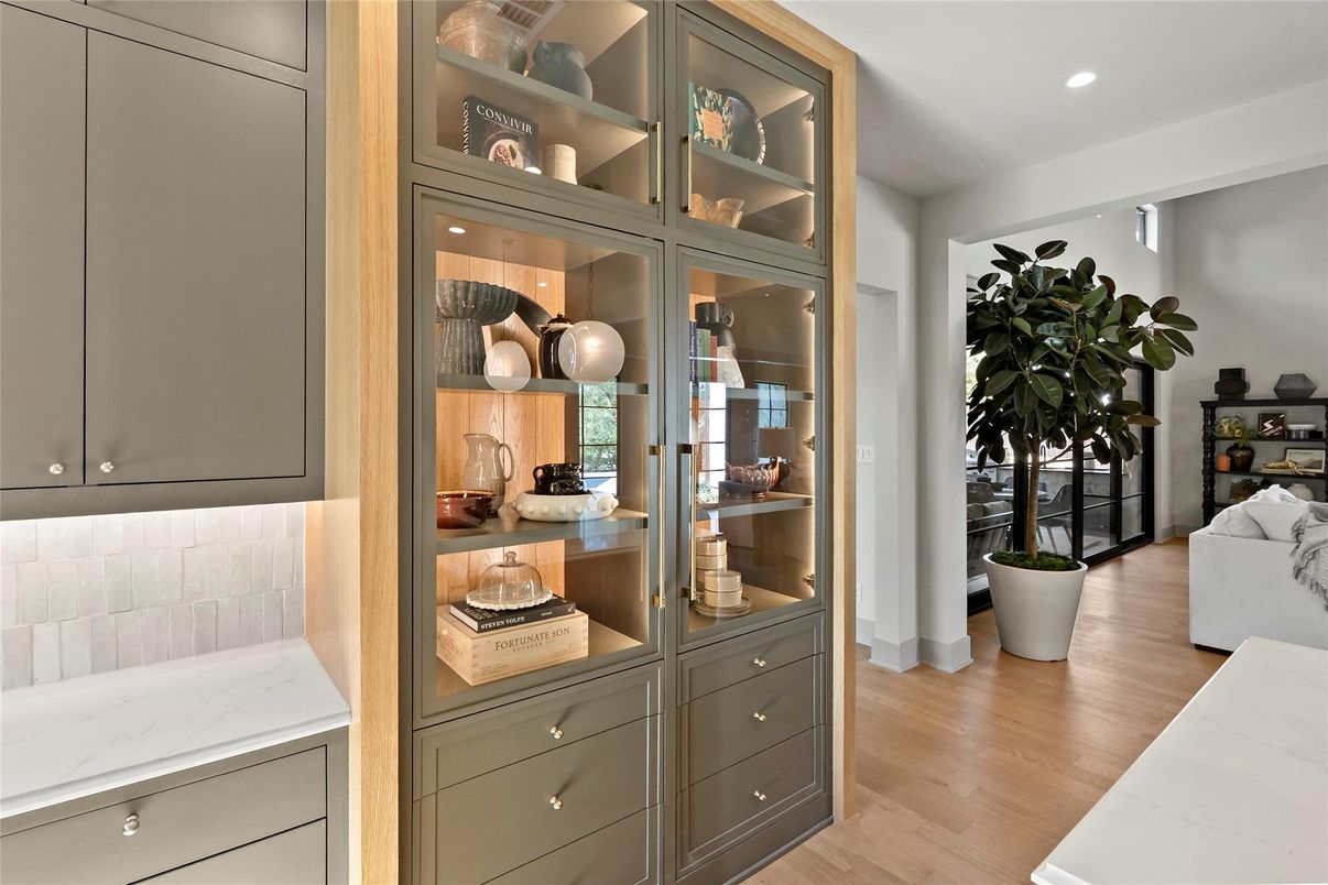 Interior, Recessed Lighting, Wood Texture Flooring