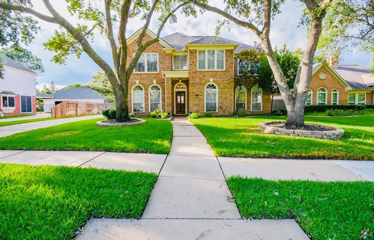 Exterior, Facade, Brick Facade, French Provincial