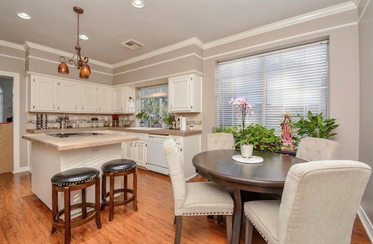 Dining room, Interior, Kitchen, Pendant Lights, Recessed Lighting, Wood Texture Flooring
