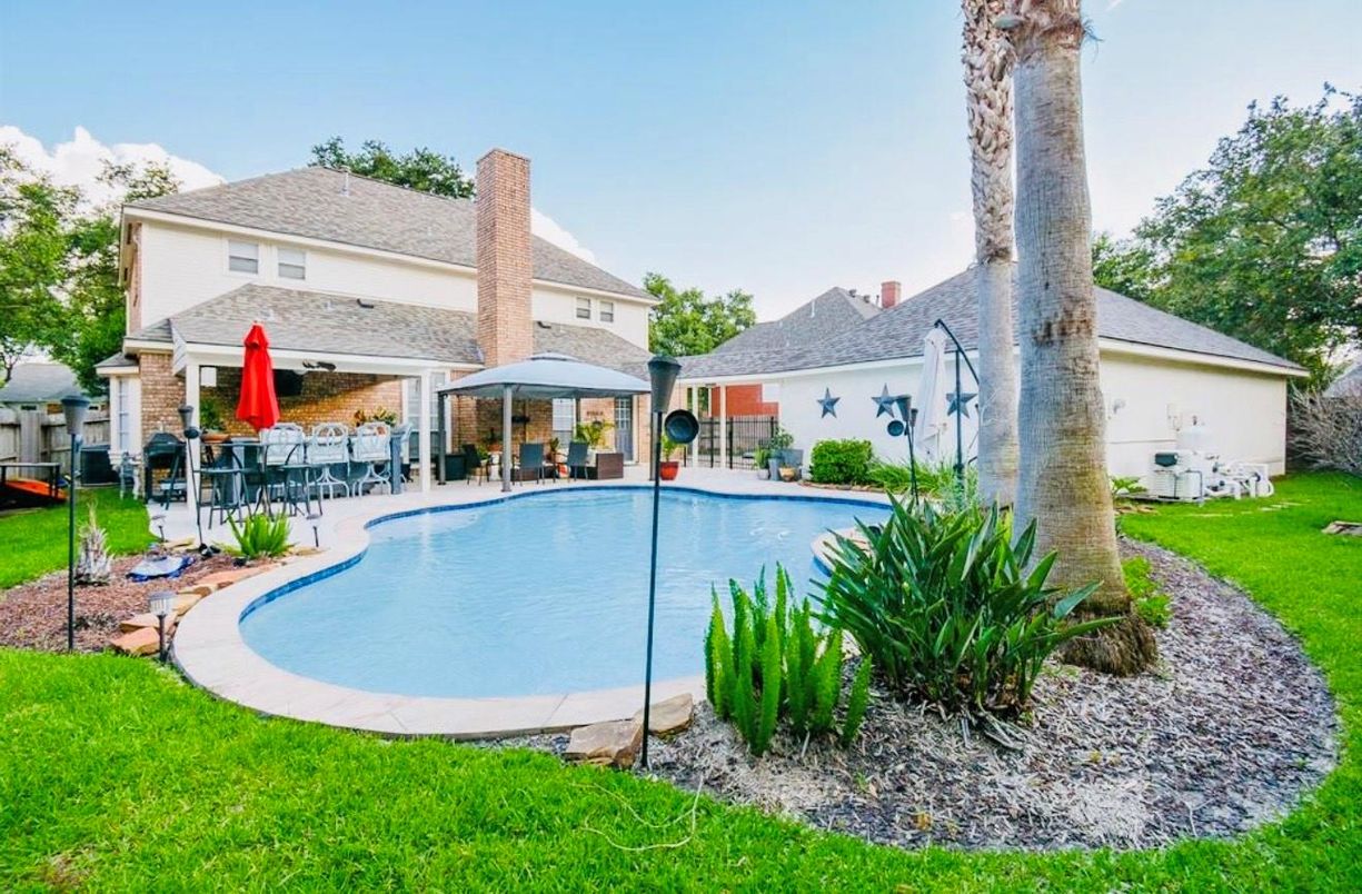 Backyard, Exterior, Pool